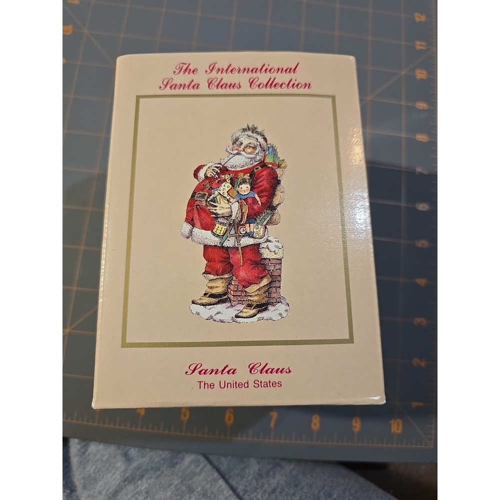 The International Santa Claus Collection SC06 "Santa Claus" 1992 W/Box The US